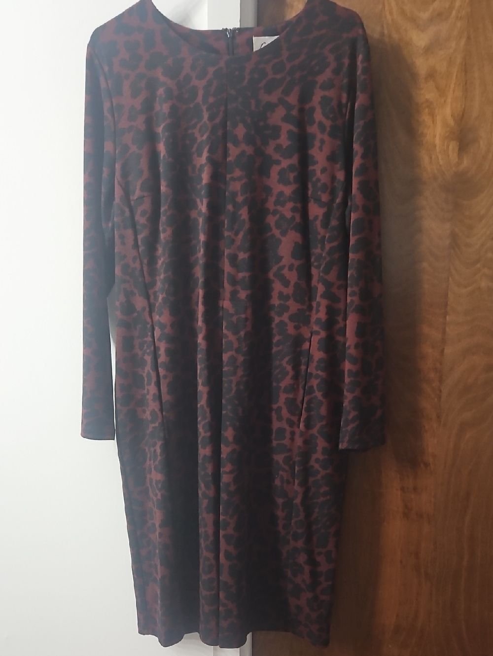 Long Sleeve Burgundy and Black Animal-Print Shift Dress Size L